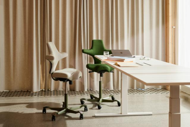 Ergonomisk Capisco kontorstol fra Håg