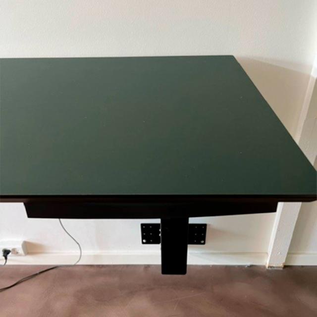 Hæve sænkebord, væghængt 200x70